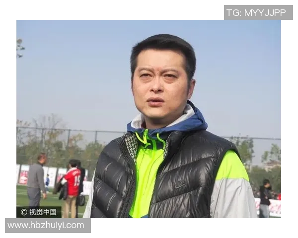 足球明星李彦的成长历程与辉煌成就全景解析 足球明星李彦的成长历程与辉煌成就全景解析
